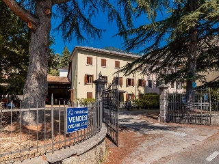 zoom immagine (Rustico 300 mq, 5 camere, zona Caprino Veronese)