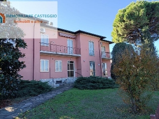 zoom immagine (Appartamento 95 mq, soggiorno, 2 camere, zona Santa Giuletta)