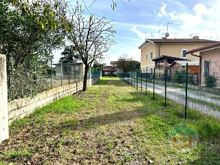 zoom immagine (Terreno 881 mq, zona Romans d'Isonzo)