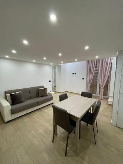 zoom immagine (Appartamento 65 mq, soggiorno, 1 camera, zona Napoli - Centro)