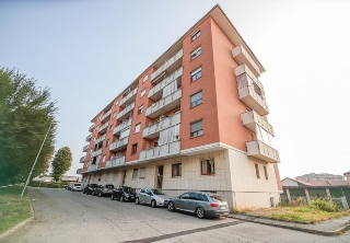 zoom immagine (Appartamento 87 mq, soggiorno, 3 camere, zona San Benigno Canavese - Centro)