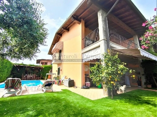 zoom immagine (Casa a schiera 200 mq, soggiorno, 3 camere, zona San Martino della Battaglia)