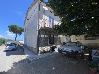 zoom immagine (Casa singola 200 mq, 4 camere, zona Castiglione del Lago)