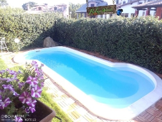 zoom immagine (Villa 330 mq, soggiorno, 3 camere, zona Bracciano)