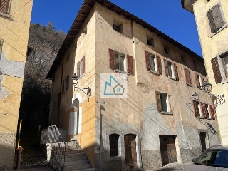 zoom immagine (Appartamento 300 mq, soggiorno, più di 3 camere, zona Tione di Trento - Centro)