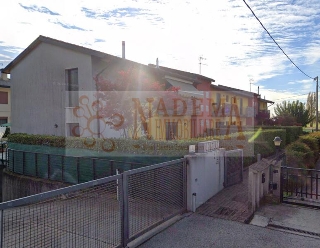 zoom immagine (Appartamento 82 mq, 2 camere, zona Caerano di San Marco)