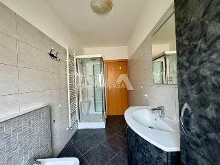 zoom immagine (Appartamento 122 mq, soggiorno, 3 camere, zona Villafranca di Verona)
