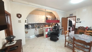 zoom immagine (Casa a schiera 117 mq, soggiorno, 2 camere, zona Calenzano)