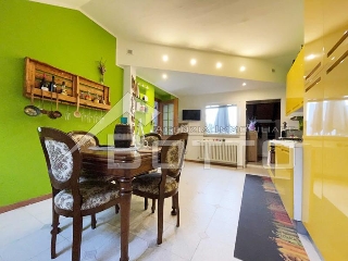 zoom immagine (Appartamento 150 mq, soggiorno, 2 camere, zona Borgosesia - Centro)