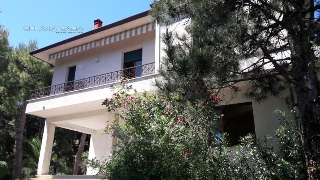 zoom immagine (Casa singola 447 mq, soggiorno, più di 3 camere, zona Borgo Catena)